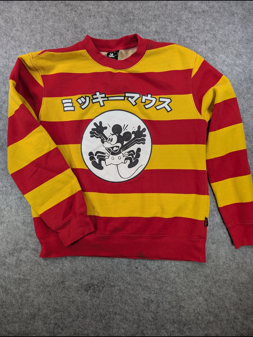 Disney x Forever 21 Men’s Retro Mickey Mouse Oversized Pullover Sweater Small